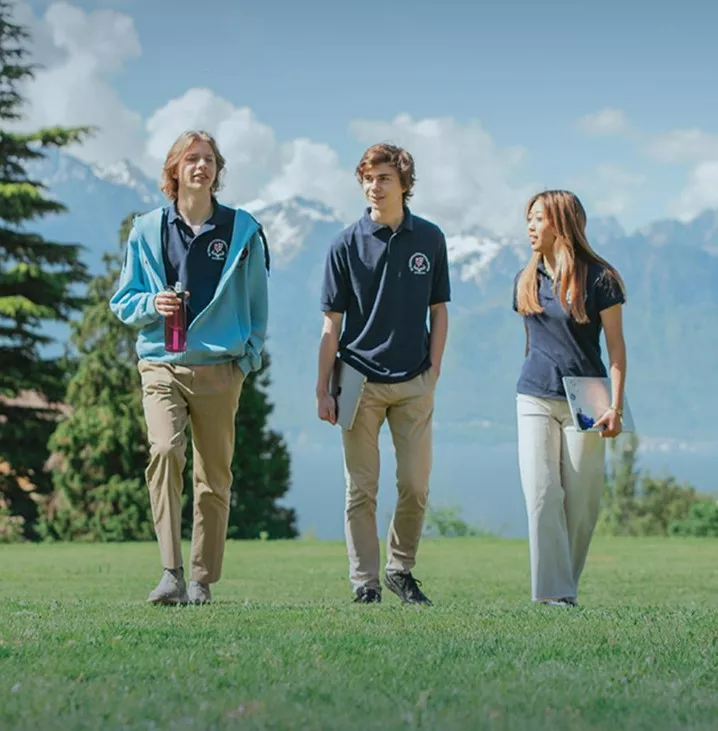 Ученики St George’s International School на территории кампуса