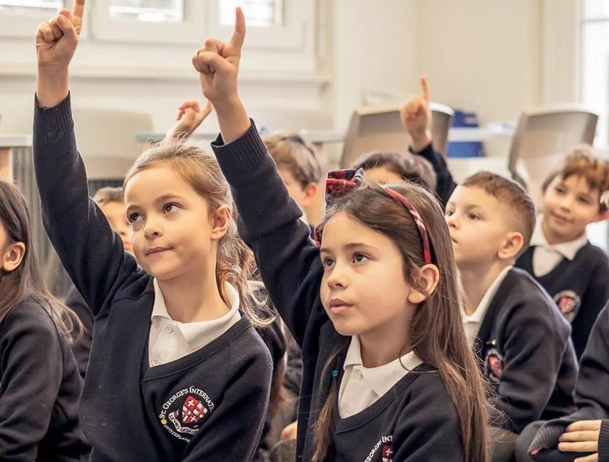 Младшая школа St George’s International School: урок в классе